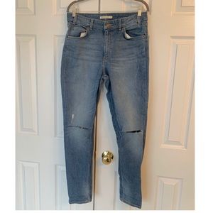 Levi’s 721 vintage high waisted skinny jeans.